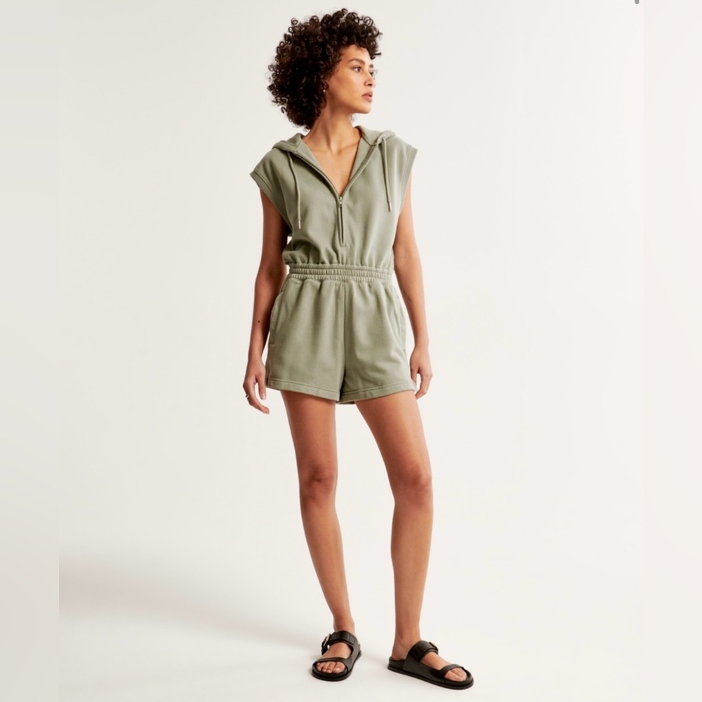 NWT!! Abercrombie & Fitch Hooded Fleece Romper in Light Green - Picture 6 of 13